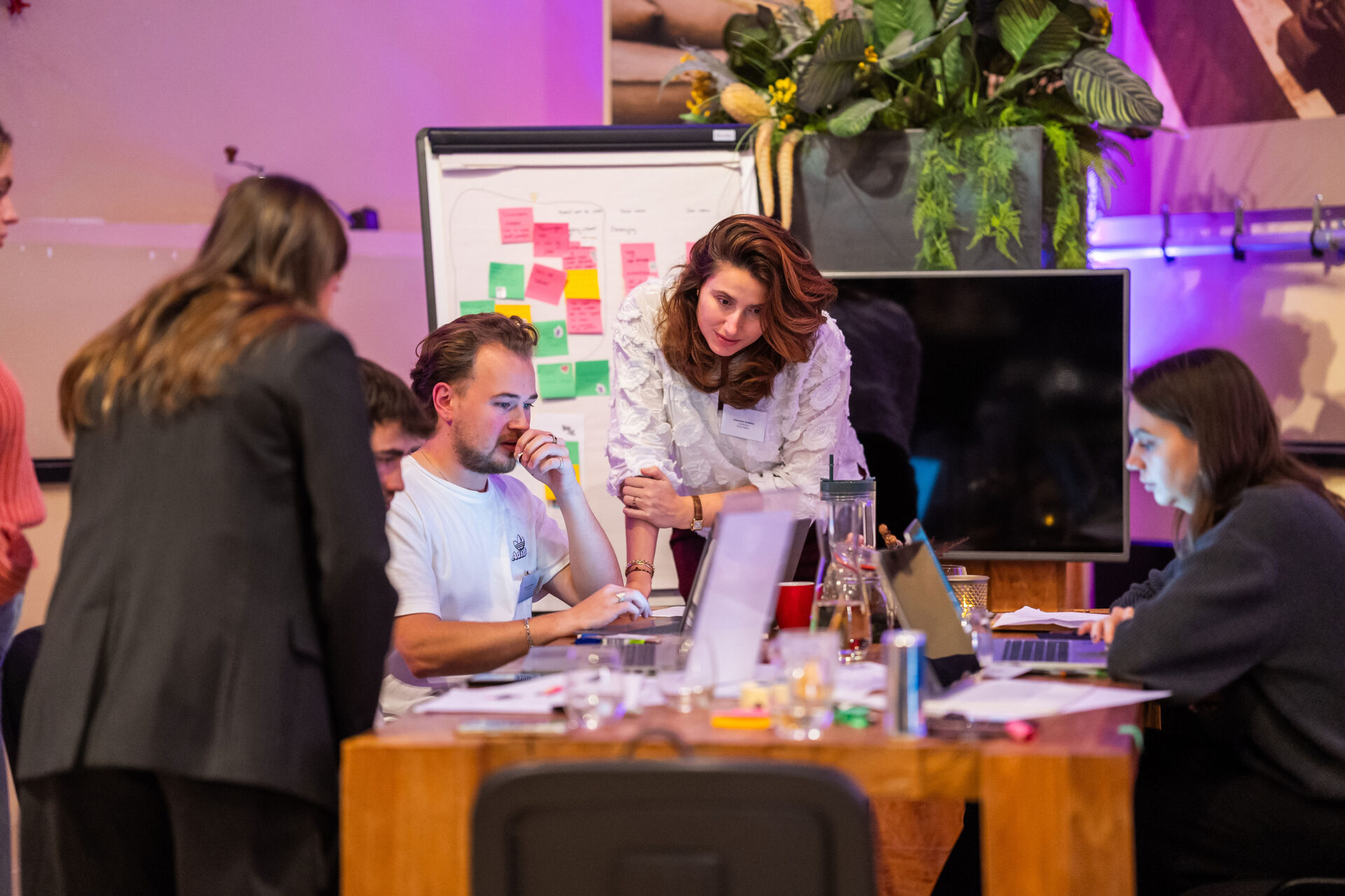 Young Professionals tijdens een evenement voor de talentpool voor de publieke sector.